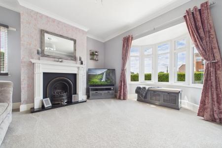 4 bedroom Detached house for sale in Townside, East Halton, North Lincolnshire, DN40