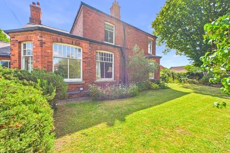 3 bedroom Semi-detached house for sale in Howe Lane, Goxhill, North Lincolnshire, DN19