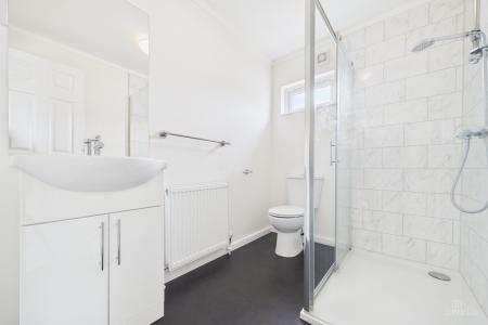 2 bedroom Park home for sale in Barton Broads Park, Barton-upon-Humber, North Lincolnshire, DN18