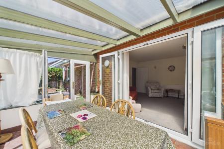 2 bedroom Detached bungalow for sale in Finchley Close, Barton-upon-Humber, North Lincolnshire, DN18