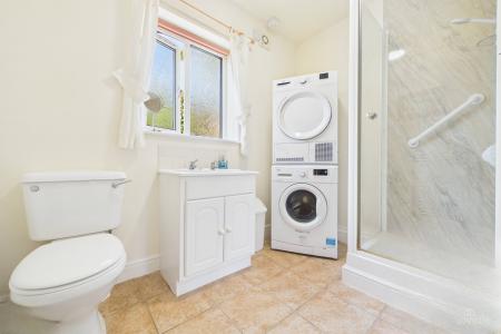 2 bedroom Detached bungalow for sale in Finchley Close, Barton-upon-Humber, North Lincolnshire, DN18