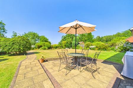 4 bedroom Detached house for sale in Ferriby Road, Barton-upon-Humber, North Lincolnshire, DN18