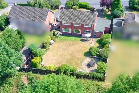 4 bedroom Detached house for sale in Ferriby Road, Barton-upon-Humber, North Lincolnshire, DN18