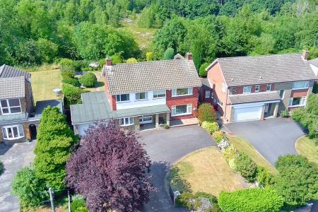 4 bedroom Detached house for sale in Ferriby Road, Barton-upon-Humber, North Lincolnshire, DN18