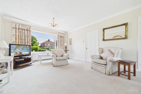 4 bedroom Detached house for sale in Ferriby Road, Barton-upon-Humber, North Lincolnshire, DN18