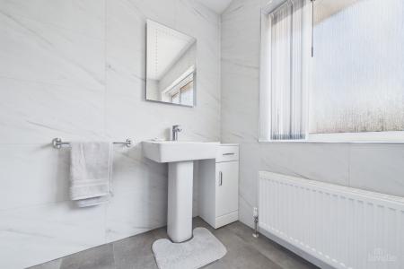 4 bedroom Detached house for sale in Ferriby Road, Barton-upon-Humber, North Lincolnshire, DN18