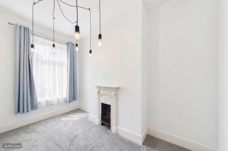 3 bedroom Terraced House for sale in Myrtle Avenue, Wellsted Street, Kingston upon Hull, East Riding of Yorkshire, HU3