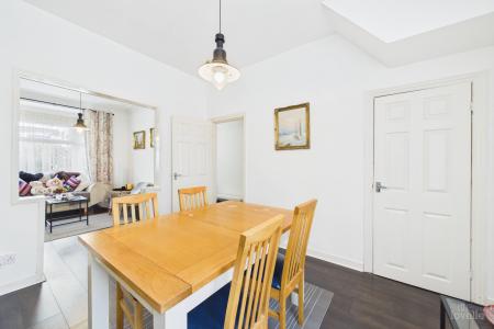 3 bedroom Terraced House for sale in Myrtle Avenue, Wellsted Street, Kingston upon Hull, East Riding of Yorkshire, HU3