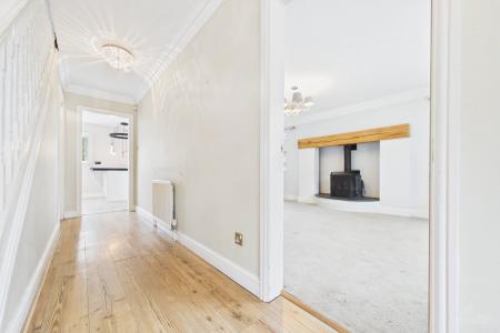4 bedroom Detached house for sale in The Close, Goxhill, North Lincolnshire, DN19