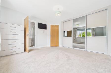 4 bedroom Detached house for sale in Franklin Way, Barrow-Upon-Humber, DN19
