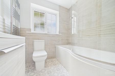 4 bedroom Detached house for sale in Franklin Way, Barrow-Upon-Humber, DN19