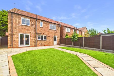 4 bedroom Detached house for sale in Franklin Way, Barrow-Upon-Humber, DN19