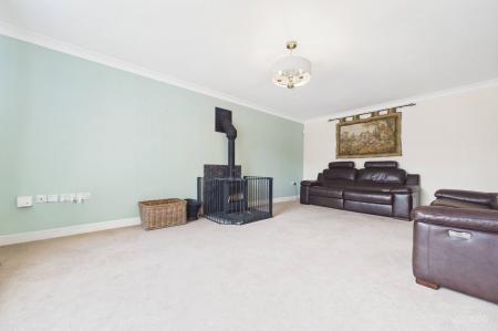 4 bedroom Detached house for sale in Franklin Way, Barrow-Upon-Humber, DN19