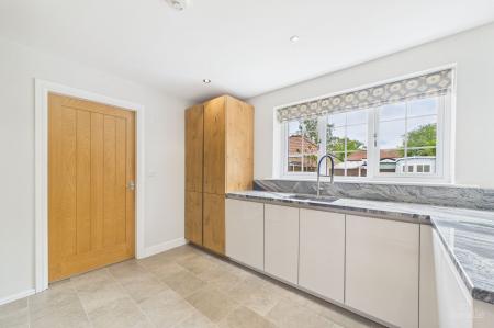 4 bedroom Detached house for sale in Franklin Way, Barrow-Upon-Humber, DN19