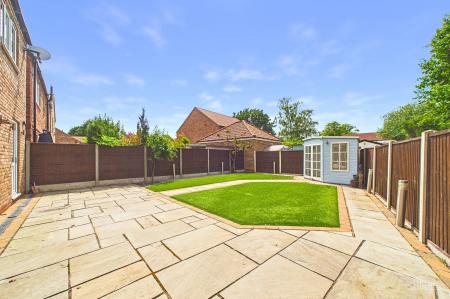 4 bedroom Detached house for sale in Franklin Way, Barrow-Upon-Humber, DN19