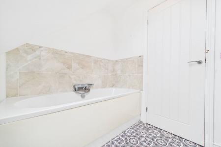 4 bedroom Detached house for sale in The Close, Goxhill, DN19