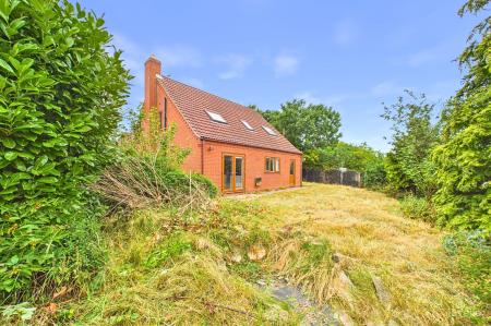 4 bedroom Detached house for sale in The Close, Goxhill, DN19