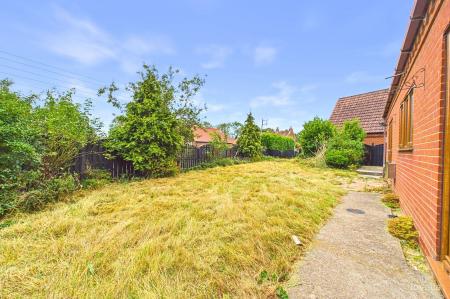 4 bedroom Detached house for sale in The Close, Goxhill, DN19