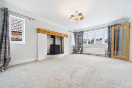 4 bedroom Detached house for sale in The Close, Goxhill, DN19