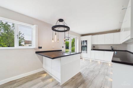 4 bedroom Detached house for sale in The Close, Goxhill, DN19