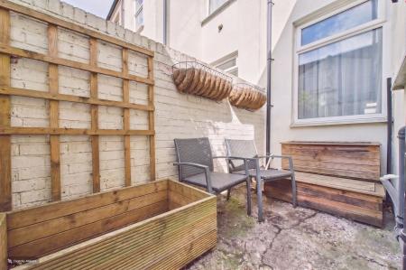 3 bedroom Terraced House for sale in 4 Myrtle Avenue Wellsted Street Kingston Upon Hull East Riding of Yorkshire HU3 3BB