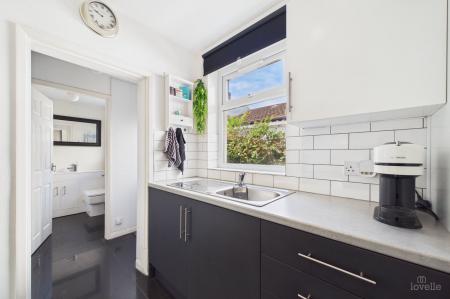 3 bedroom Terraced House for sale in 4 Myrtle Avenue Wellsted Street Kingston Upon Hull East Riding of Yorkshire HU3 3BB