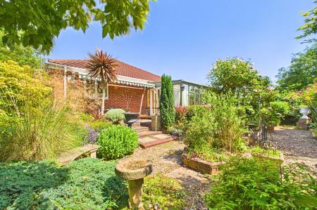 2 bedroom Detached bungalow for sale in Finchley Close, Barton-Upon-Humber, DN18