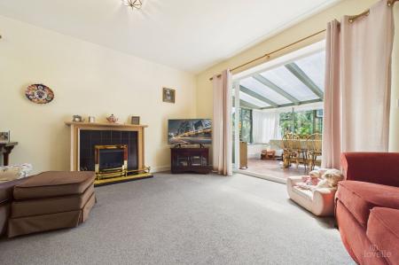 2 bedroom Detached bungalow for sale in Finchley Close, Barton-Upon-Humber, DN18