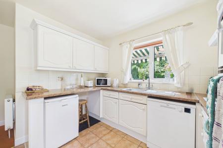2 bedroom Detached bungalow for sale in Finchley Close, Barton-Upon-Humber, DN18