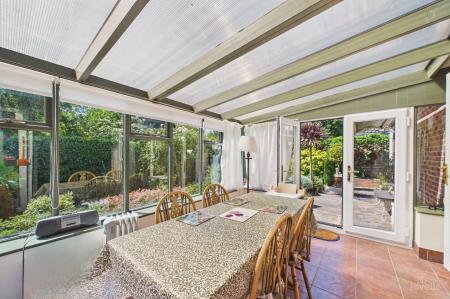 2 bedroom Detached bungalow for sale in Finchley Close, Barton-Upon-Humber, DN18
