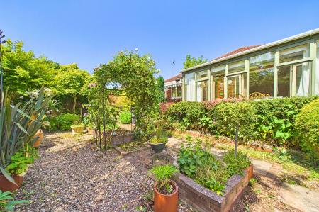 2 bedroom Detached bungalow for sale in Finchley Close, Barton-Upon-Humber, DN18