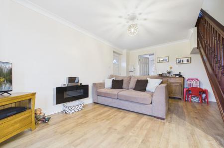2 bedroom Semi-detached house for sale in Hawthorne Close, Winterton, DN15