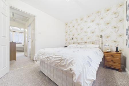2 bedroom Semi-detached house for sale in Hawthorne Close, Winterton, DN15