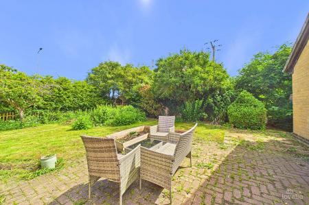 3 bedroom Semi-detached bungalow for sale in Sands Lane, South Ferriby, DN18