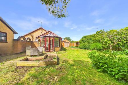 3 bedroom Semi-detached bungalow for sale in Sands Lane, South Ferriby, DN18
