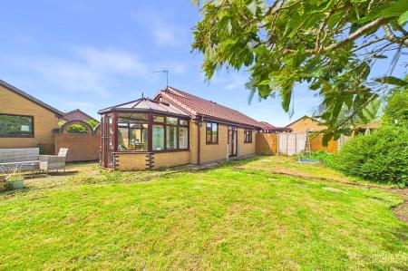 3 bedroom Semi-detached bungalow for sale in Sands Lane, South Ferriby, DN18