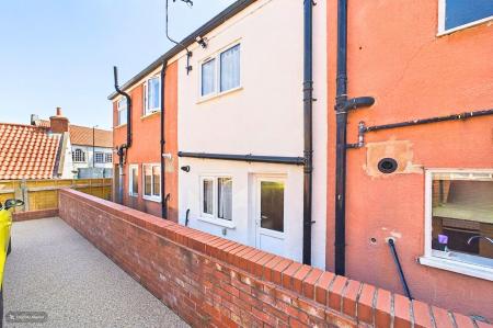 2 bedroom Terraced House for sale in Brigg Road, Barton-Upon-Humber, DN18