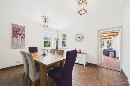 4 bedroom Semi-detached house for sale in Queen Street Barton-Upon-Humber, North Lincolnshire, DN18