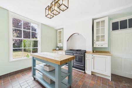 4 bedroom Semi-detached house for sale in Queen Street Barton-Upon-Humber, North Lincolnshire, DN18