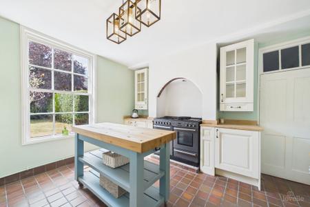 4 bedroom Semi-detached house for sale in Queen Street Barton-Upon-Humber, North Lincolnshire, DN18