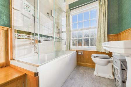 4 bedroom Semi-detached house for sale in Queen Street Barton-Upon-Humber, North Lincolnshire, DN18