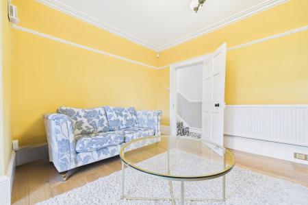 4 bedroom Semi-detached house for sale in Queen Street Barton-Upon-Humber, North Lincolnshire, DN18