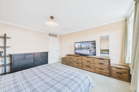 4 bedroom Semi-detached house for sale in Queen Street Barton-Upon-Humber, North Lincolnshire, DN18