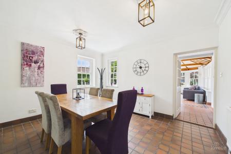 4 bedroom Semi-detached house for sale in Queen Street Barton-Upon-Humber, North Lincolnshire, DN18
