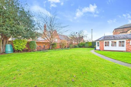 4 bedroom Semi-detached house for sale in Queen Street Barton-Upon-Humber, North Lincolnshire, DN18