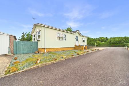 2 bedroom Park home for sale in The Rushes, Maltkiln Road, DN18