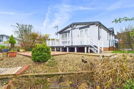 2 bedroom Park home for sale in Maltkiln Road, Barton-Upon-Humber, DN18