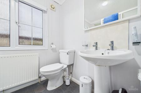 2 bedroom Park home for sale in Maltkiln Road, Barton-Upon-Humber, DN18