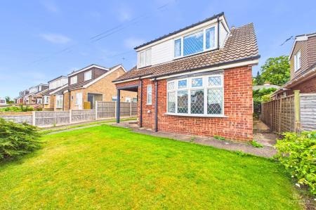 3 bedroom Bungalow for sale in Meadow Avenue, Ulceby, DN39