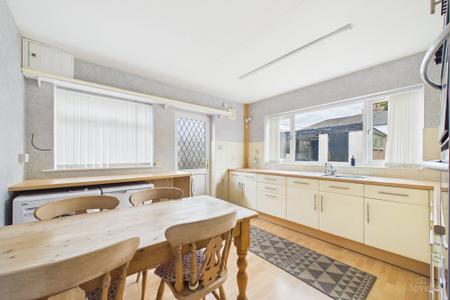 3 bedroom Bungalow for sale in Meadow Avenue, Ulceby, DN39